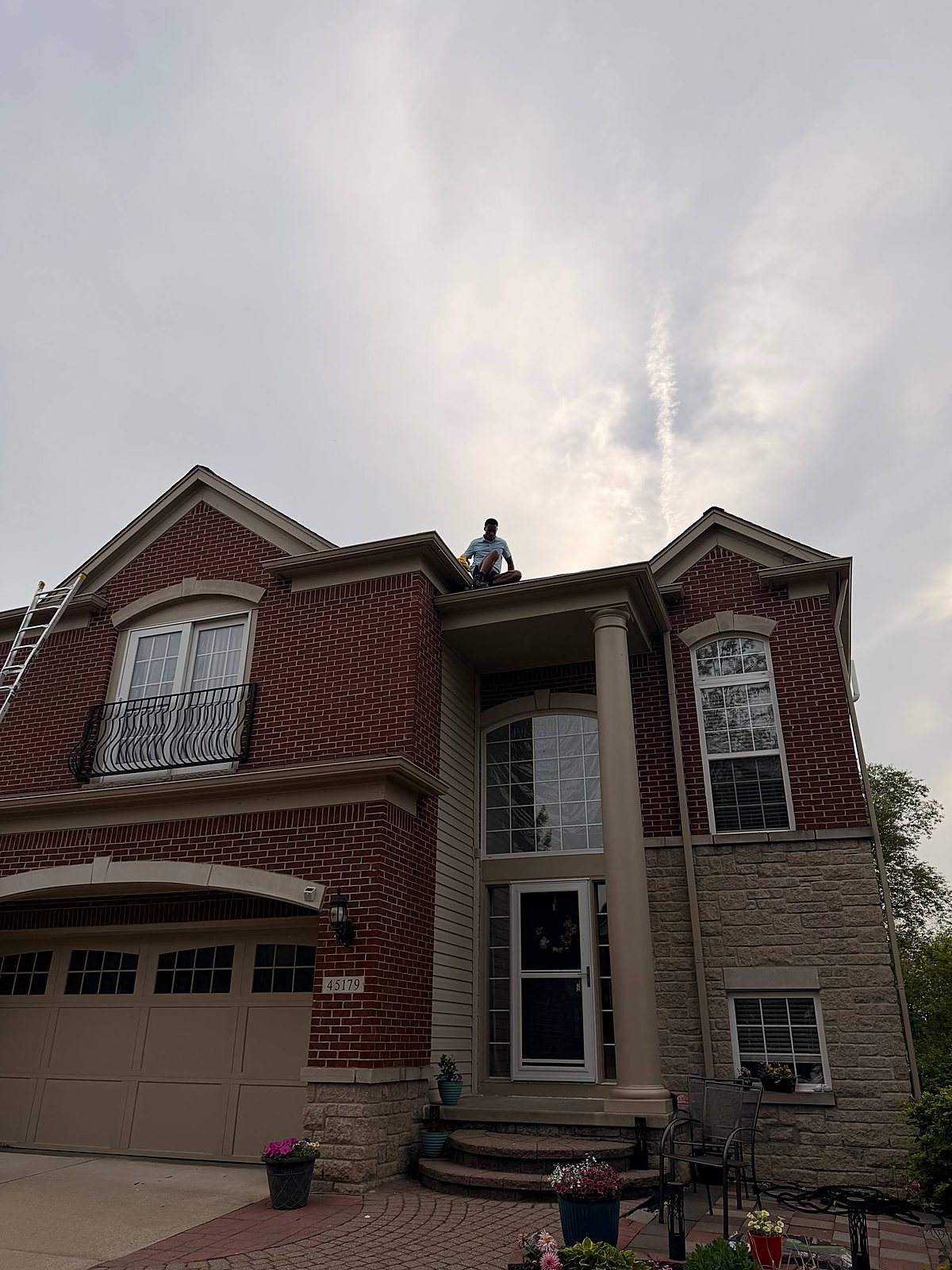 action roof mansion 01