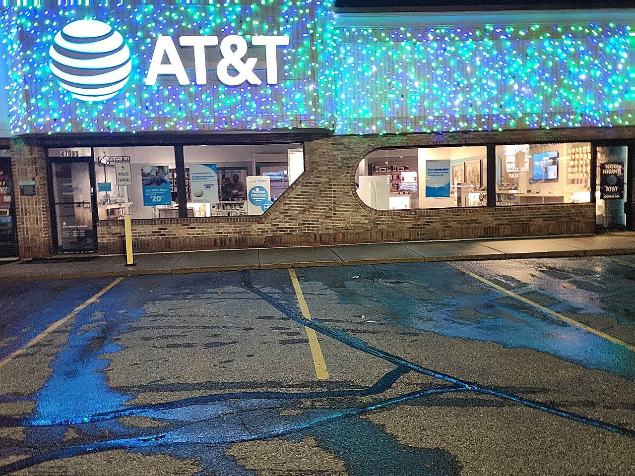 Retail storefront and lot cleaned during night service