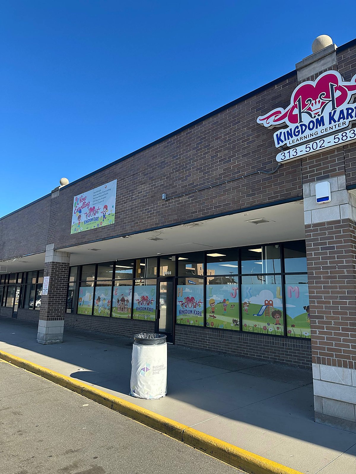 Commercial concrete and walkway pressure washed in Metro Detroit