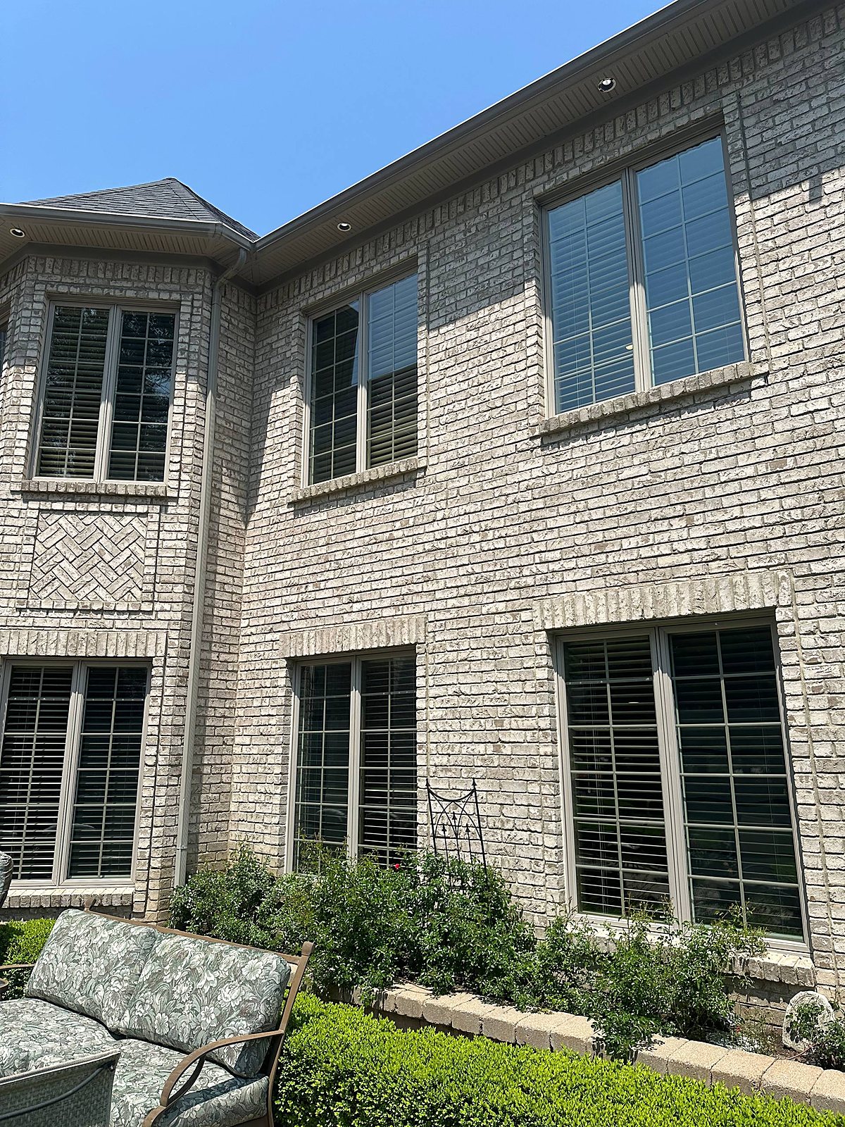 Home exterior washed clean in Metro Detroit