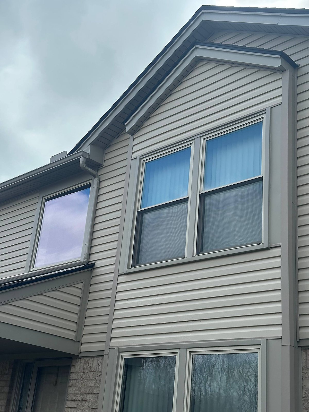 house tan gable 01