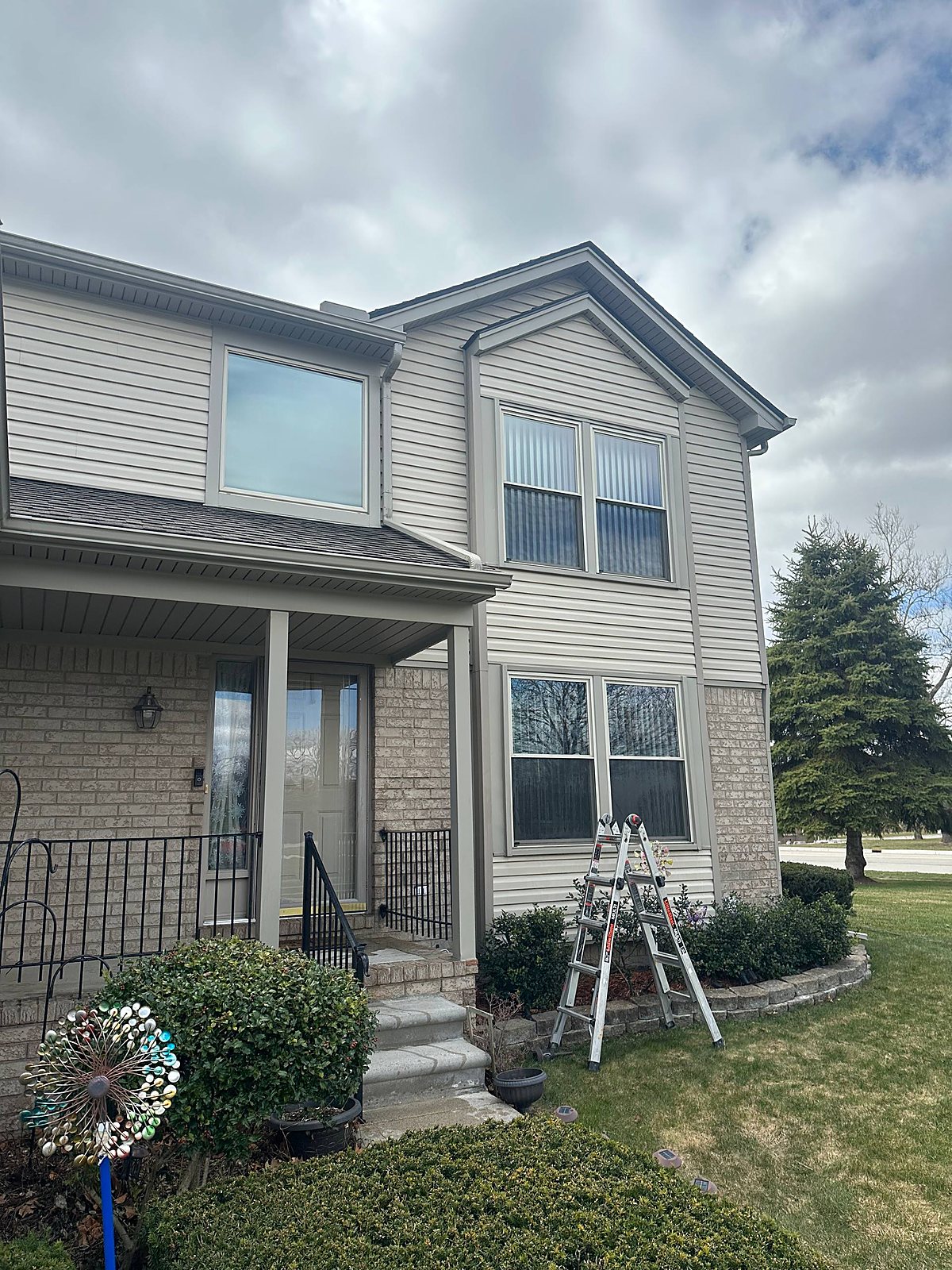house tan ladder 01