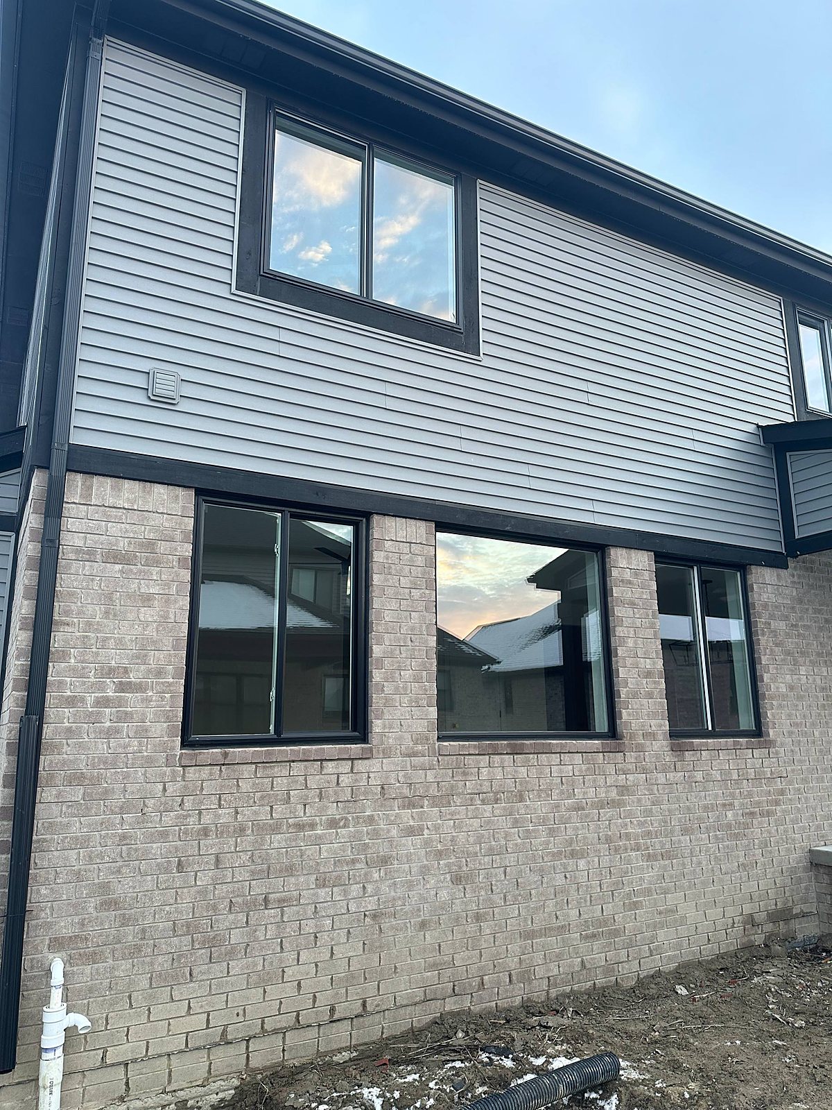 Streak-free exterior glass after window cleaning in Metro Detroit